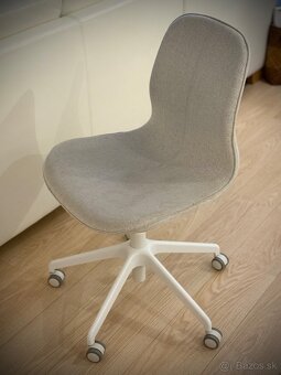 Pohodlna kancelarska stolicka - 4