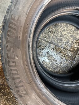 Predám zimné pneu Bridgestone 225/50R17 98V - 4