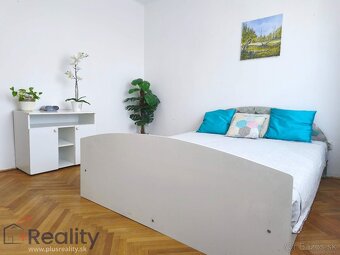 PLUS REALITY| Výnimočne veľký trojizbový byt na predaj - 4