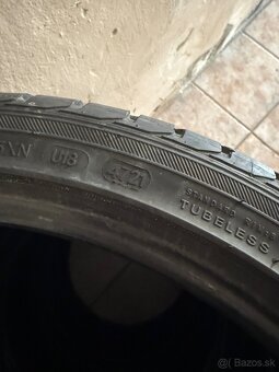 245/35 R19 + 275/30 R19 - 4