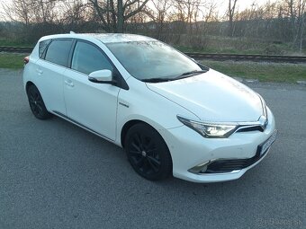 Toyota Auris 1.8 hybrid - 4