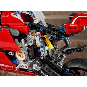 LEGO Technic 42107 Ducati Panigale V4 R - 4