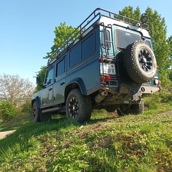Land Rover Defender - 4