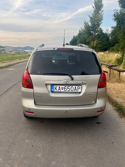 Toyota Corolla Verso 1.8 VVT-i - 4