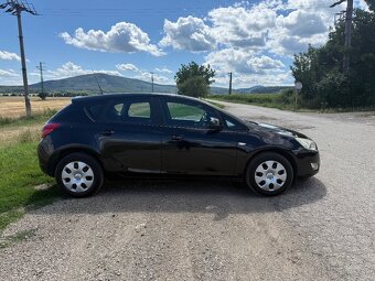 Opel Astra J 1.4 74 kW 2010 - 4