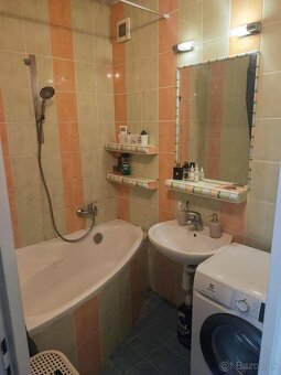 NA PREDAJ VEĽKÝ ZREKONŠTRUOVANÝ 2 IZBOVÝ BYT | 58m2 + LOGGIA - 4