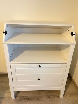 Detska postielka s matracom a komodou - 4