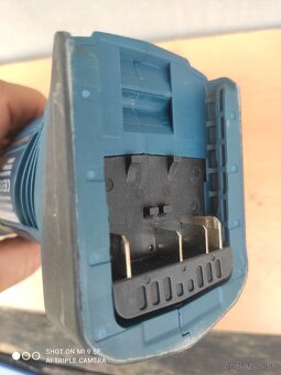 Bosch brúska 18V - 4