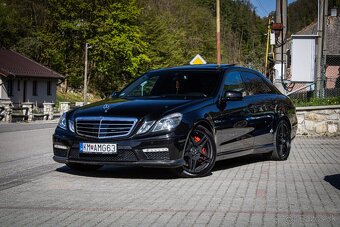 Mercedes E 63 AMG Performance, Krásny stav, Pano, Distronic - 4