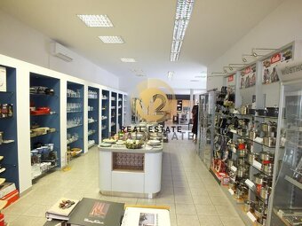 NA PREDAJ budova 673m2 v centre NITRY - 4