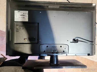 Samsung UE32EH4003W - 4