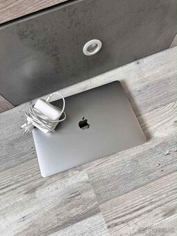 MacBook Pro 2020 8gb ram 500gb - 4