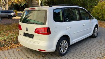 Volkswagen Touran 1.6 TDI Premium Comfortline - 4
