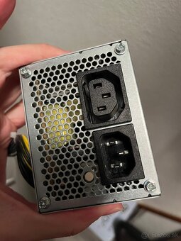 napájací zdroj pre PC - Fujitsu S26113-E611-V70-01 - 4