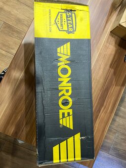 Tlmič pérovania MONROE Mercedes Benz - 4