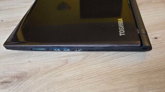 Toshiba Satellite L50-C - 4
