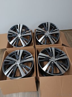 Peugeot R18 - 4