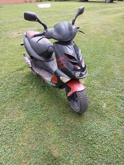 Aprilia sr 50 - 4