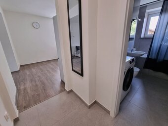 Prenájom, zariadený 1i byt s veľkým balkónom Žiar n/Hronom - 4
