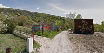 Krásny pozemok v miernom svahu na výstavbu rodinného domu, D - 4