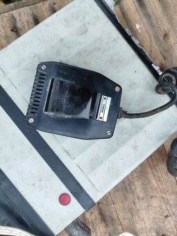 Retro rádiostanica TESLA - 4