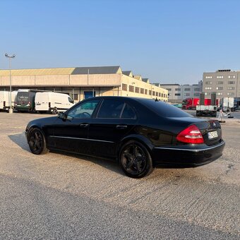 Mercedes-Benz E500 W211 5.0 V8 – 225 kW - 4