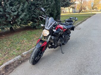 Yamaha MT 07 - 4