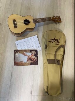 Ukulele - 4
