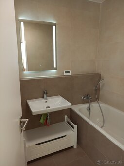 BÝVAJ PRVÝ V 2i byte, POD VINICOU, TERASA, PARKING - 4