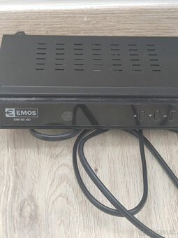Televízor SHARP LC-32D44S-BK + Set-top box Emos EM180 HD - 4
