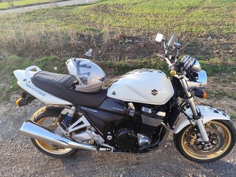 Suzuki GSX 1400 - 4