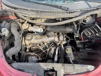 VW BEETLE na náhradné diely ND - 4