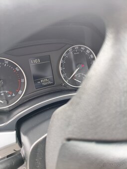 Škoda Octavia 1.6 MPI facelift cappucino - 4