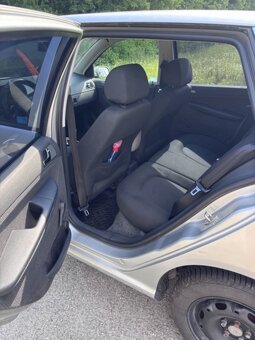 Predám Škoda Fabia, 1.2 benzín, 47 kW, strieborná metalíza - 4