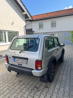 Lada Niva Urban - 4
