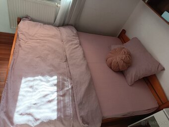 Predám posteľ z masívu+matrace+rošt - 4