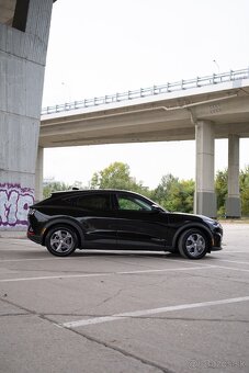 Ford Mustang Mach-E STD RWD 75kWh - odpocet DPH - 94% SoC - 4