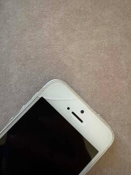 iPhone 15 16GB - 4