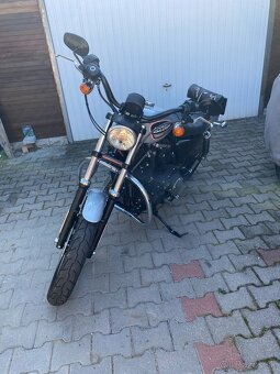HARLEY DAVIDSON 883 Roadster XL883R - 4