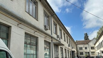 Napredaj trojpodlažná budova v centre Vrbového - 4