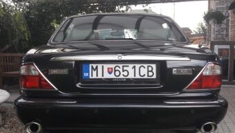 Jaguar XJ8 na predaj – poctivý osemvalec, ktorý vie zaujať - 4
