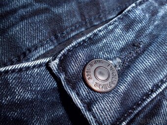 Dsquared dámske slim rifle s elastan M - 4