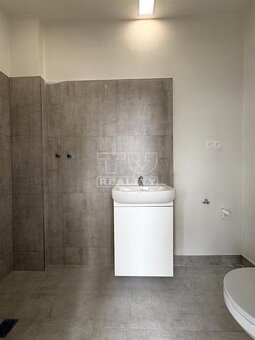 NA PREDAJ VEĽKÁ, KOMPLETNE ZREKONŠTRUOVANÁ GARZÓNKA (26... - 4