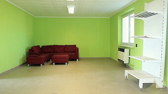 Čiastočne zrekonštruovaný rodinný dom v obci Dolinka - 4