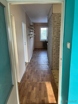 🏡 Predám slnečný 3-izbový byt s garážou – Kraskovo 🌞 - 4