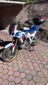Motocykel Honda africa twin 1100 - 4