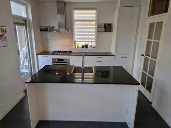 Moderní kuchyně s ostrůvkem (0210.281) - 4