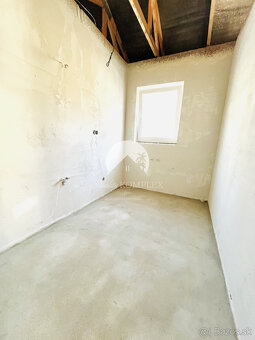 Reality KOMPLEX s.r.o., Vám ponúka na predaj moderný 4-izbov - 4