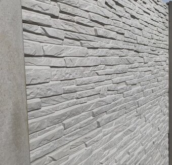 Predám betónové plotove platne a stĺpy - 4