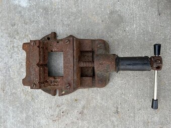 Zverák ku vrtačke - 4